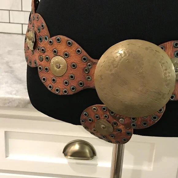 VINTAGE Leather Brass Concho Belt Womens Brown Boho Hippie Grommet Eyelet 70s - Picture 2 of 13